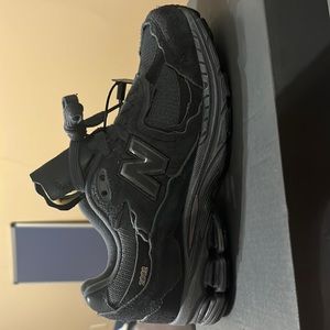 New Balance 2002r Protection Pack Black